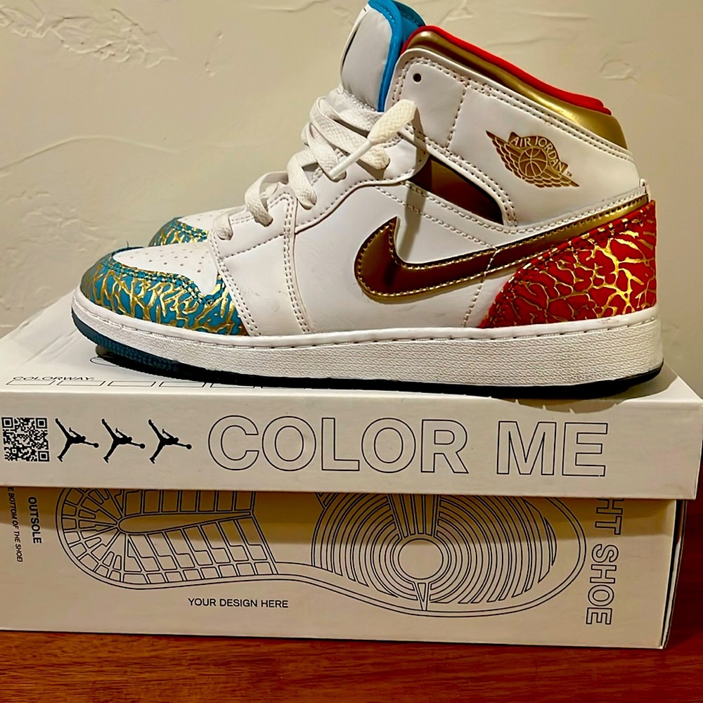 Air Jordan 1 Mid SS (Size 7Y)